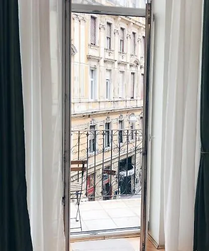 W&b Elegant Near The Zsinagogak Budapest